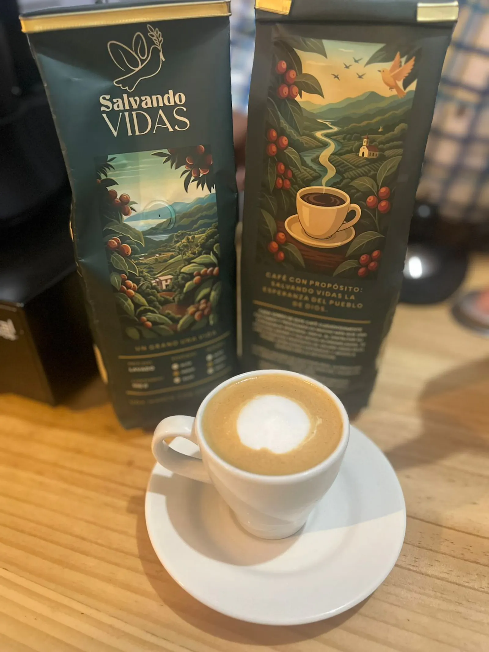 CAFÉ SALVANDO VIDAS - Café de Especialidad
